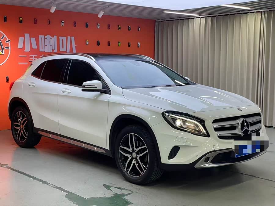 Mercedes-Benz GLA Class 2015 immagine di auto #4