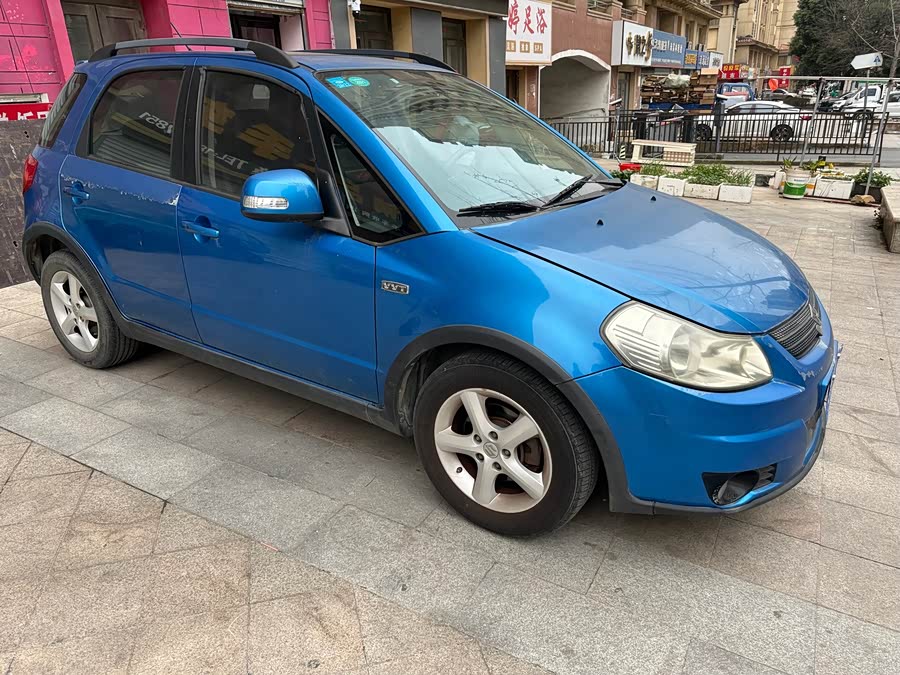 Suzuki SX4 2010 car image #4