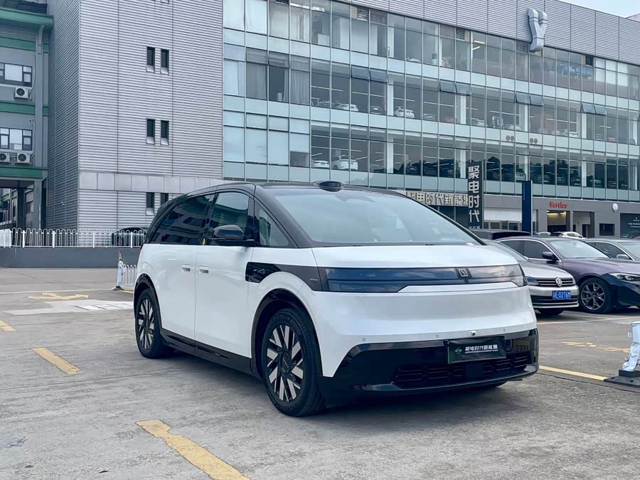 极氪 极氪MIX 2024 汽车图片 #4