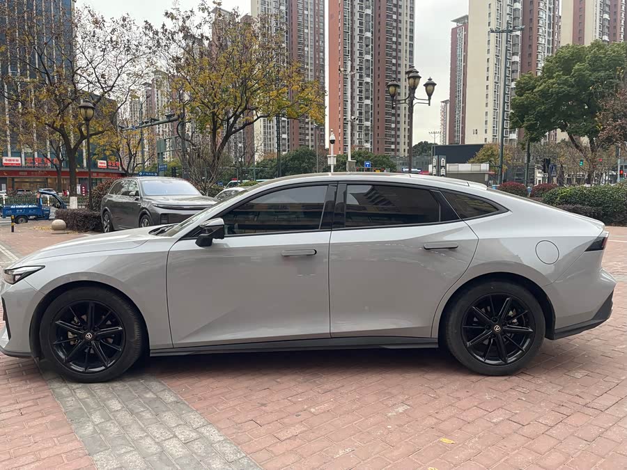 Changan UNI-V 2023 car image #4