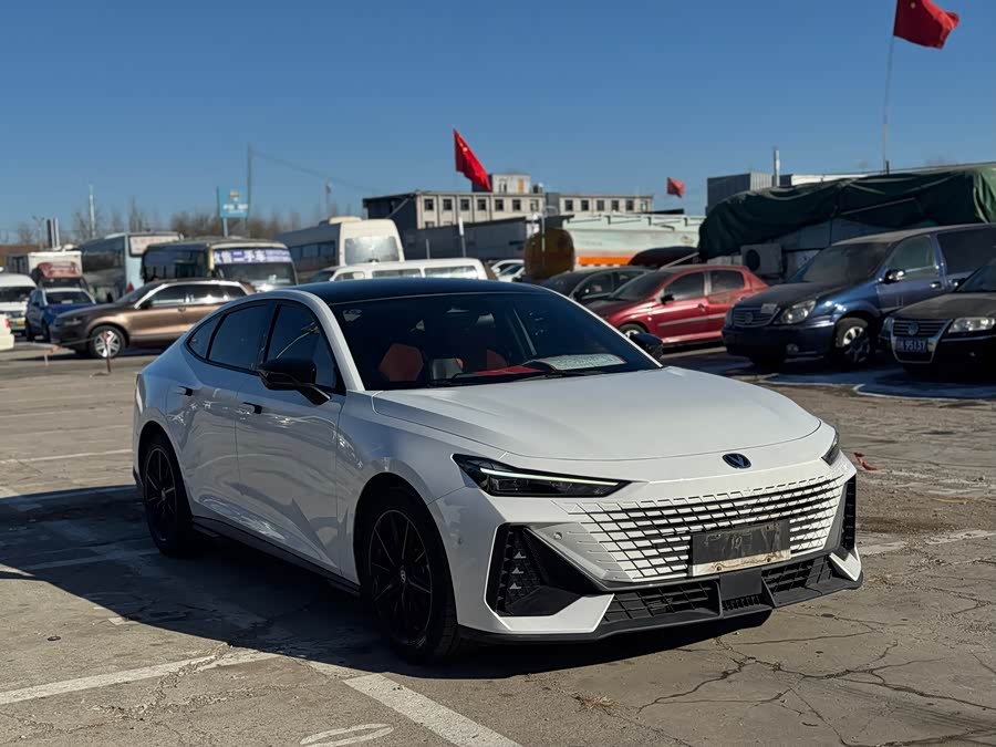 Changan UNI-V 2022 #4 Changan UNI-V 2022 car image #4