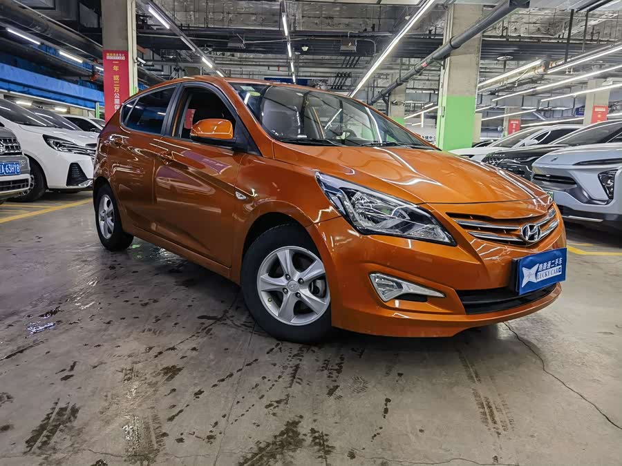 Mazda Reina Hatchback 2015 car image #4