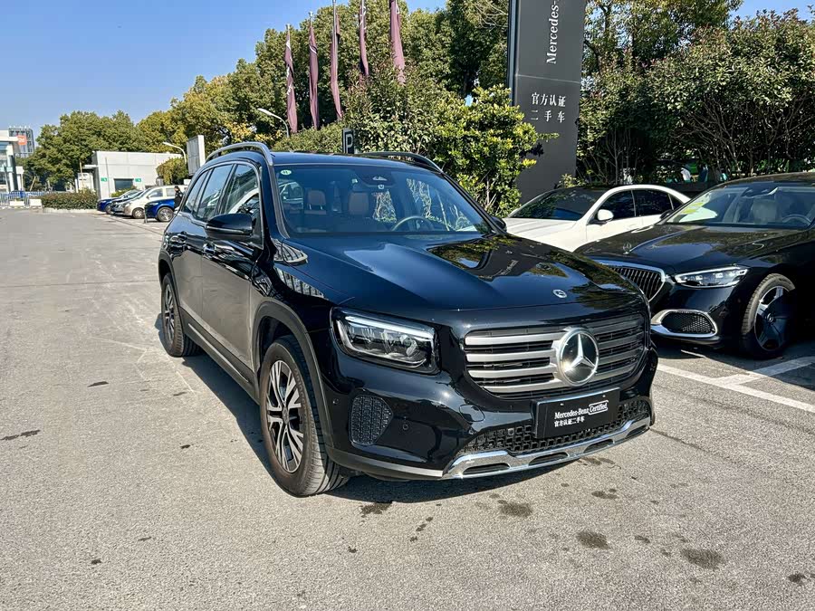 Mercedes-Benz GLB Class 2025 car image #4