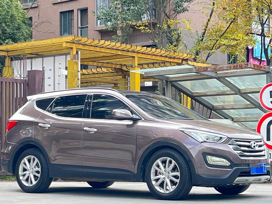 Hyundai Santa Fe 2013 car image #4