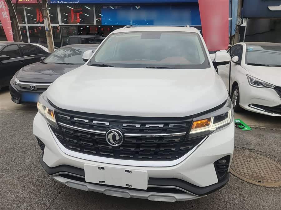 Forthing T5 2019 #4 Forthing T5 2019 صورة سيارة #4