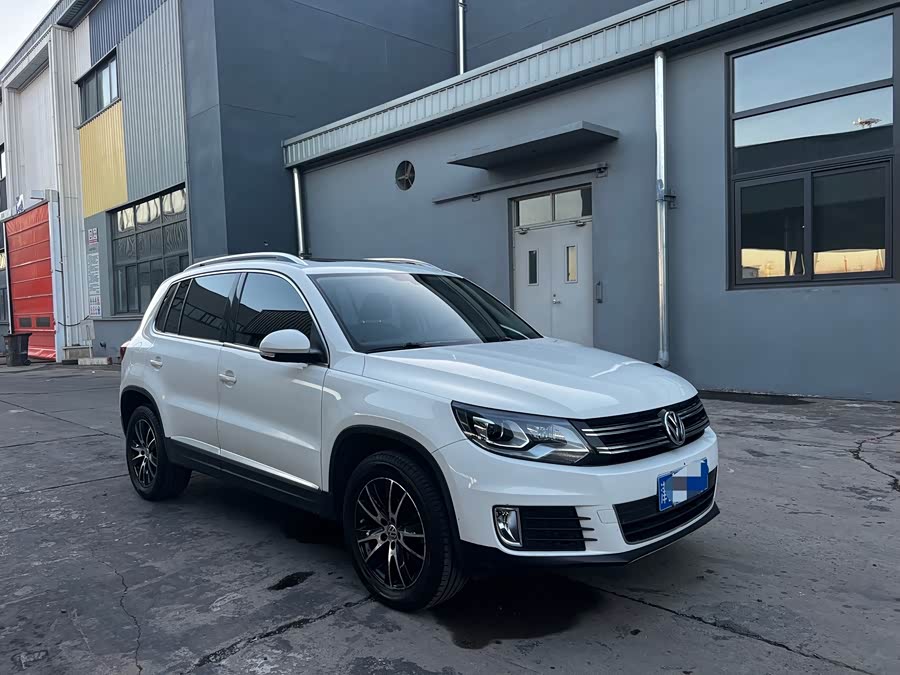 Volkswagen Tiguan 2015 car image #4