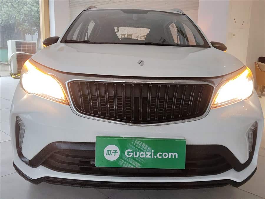 X3 PRO 2025 car image #4