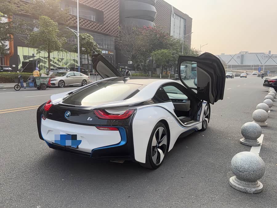 BMW i8 2017 صورة سيارة #4
