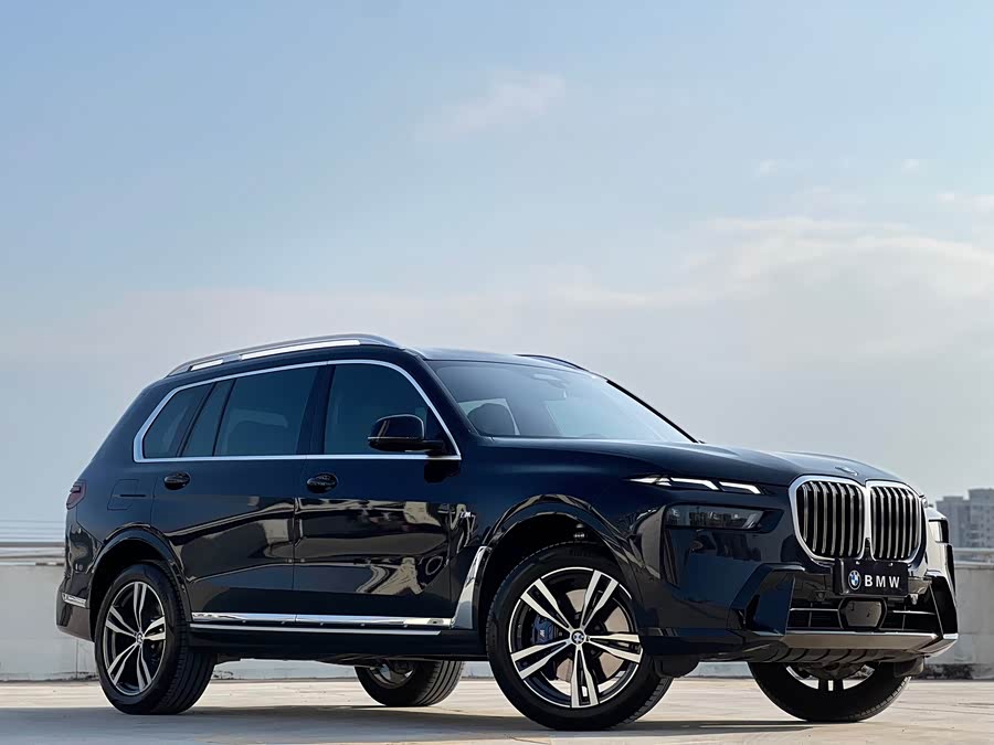 BMW X7 2024 car image #4