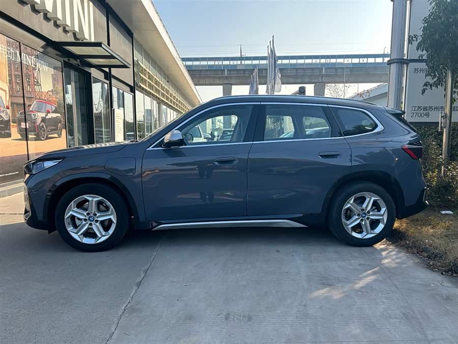 BMW iX1 2024 изображение автомобиля #4