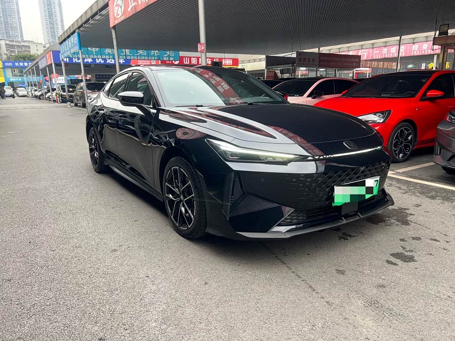 Changan UNI-V iDD 2024 car image #4