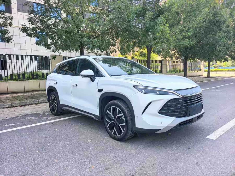 BYD SongL DM-i 2025 car image #4