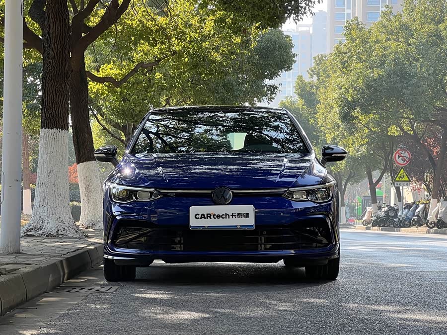 Volkswagen Golf 2023 car image #4