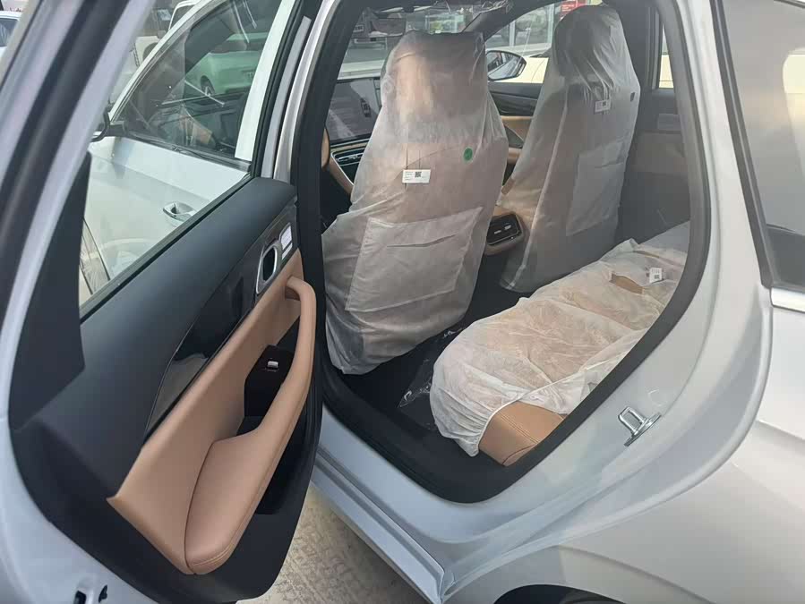 GEELY 2025 car image #4