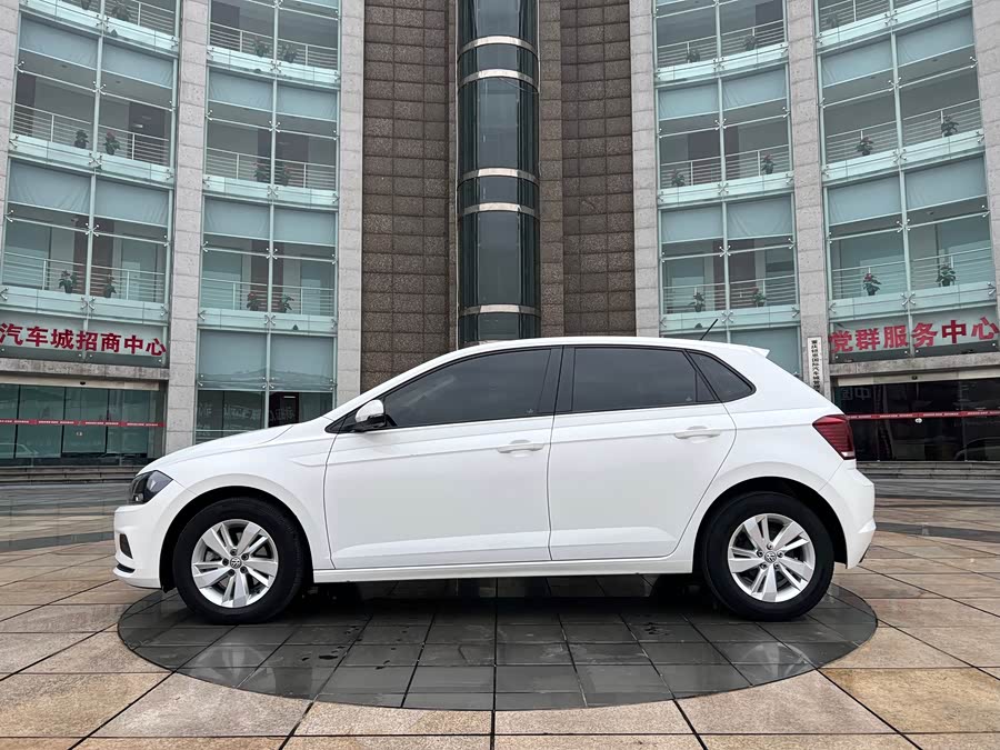 Volkswagen Polo 2020 car image #4
