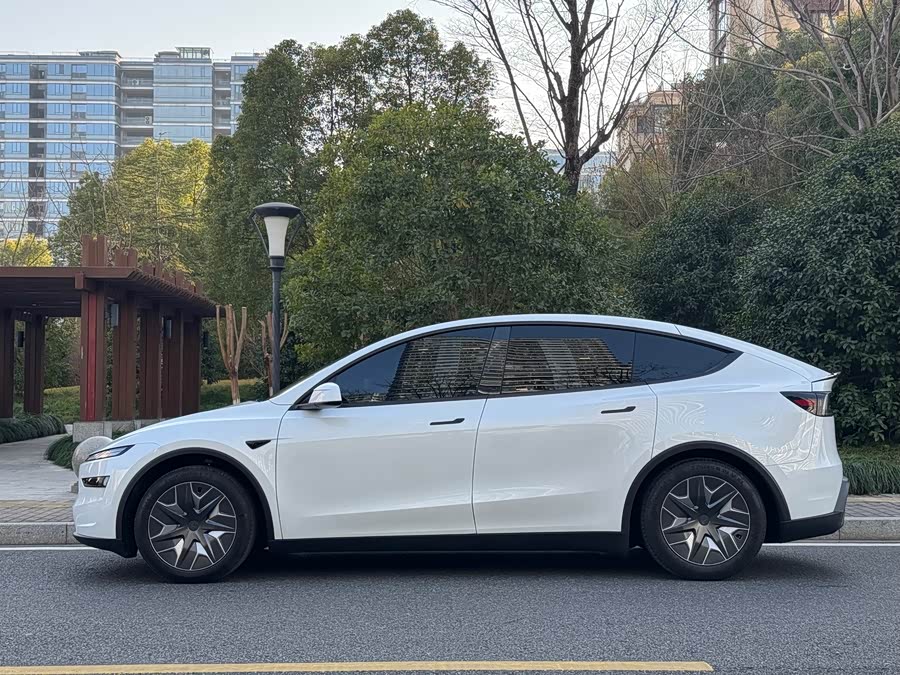 特斯拉 Model Y L 2025 汽车图片 #4