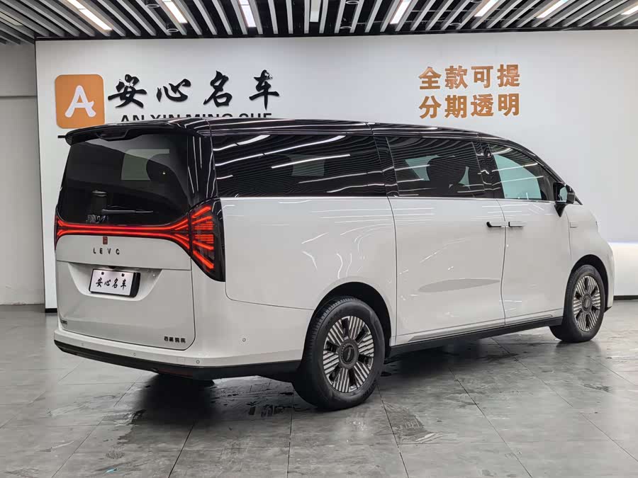GEELY 2023 #4 GEELY 2023 immagine di auto #4