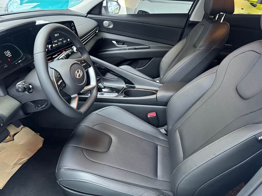 Hyundai Elantra 2023 car image #4