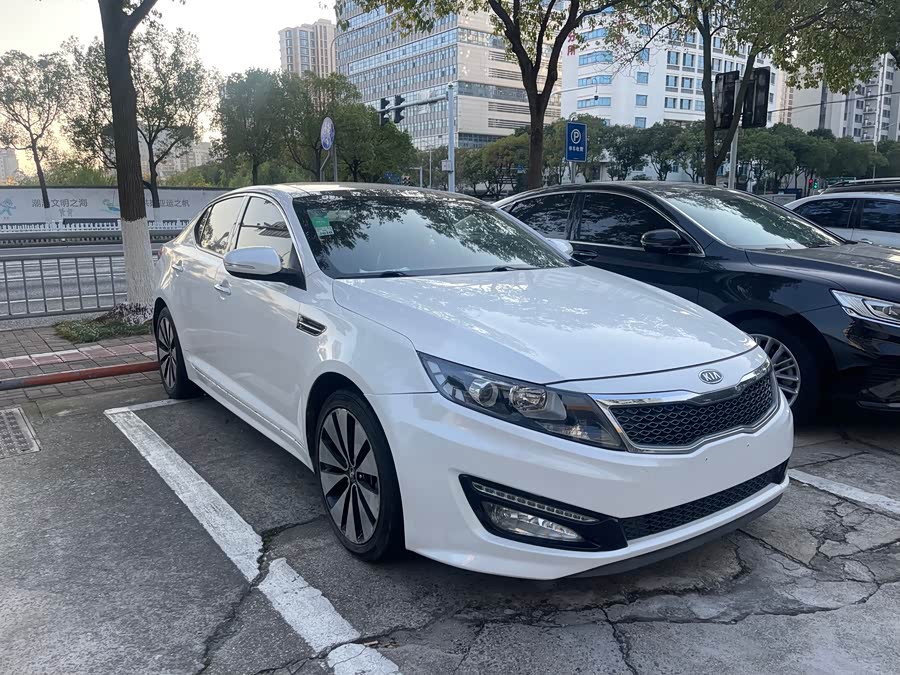 Kia K5 2012 car image #4