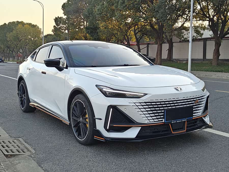 Changan UNI-V 2023 car image #4