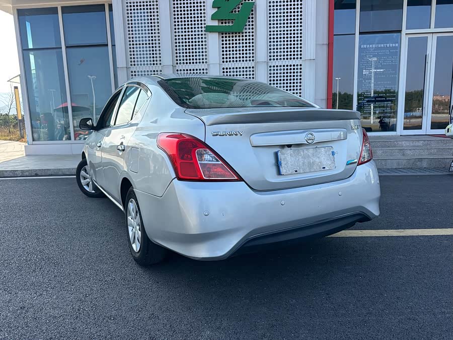 Nissan Sunny 2017 car image #4