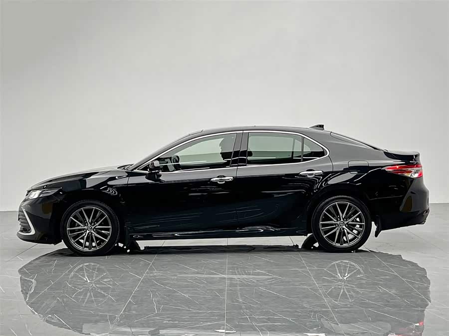 Toyota Camry 2021 car image #4