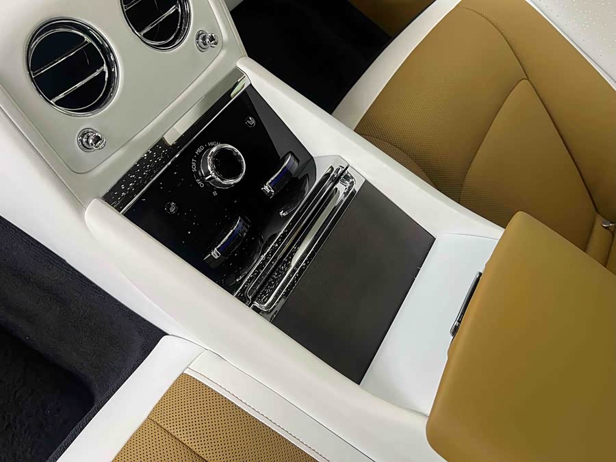 劳斯莱斯 闪灵 2024 #4 劳斯莱斯 闪灵 2024 汽车图片 #4