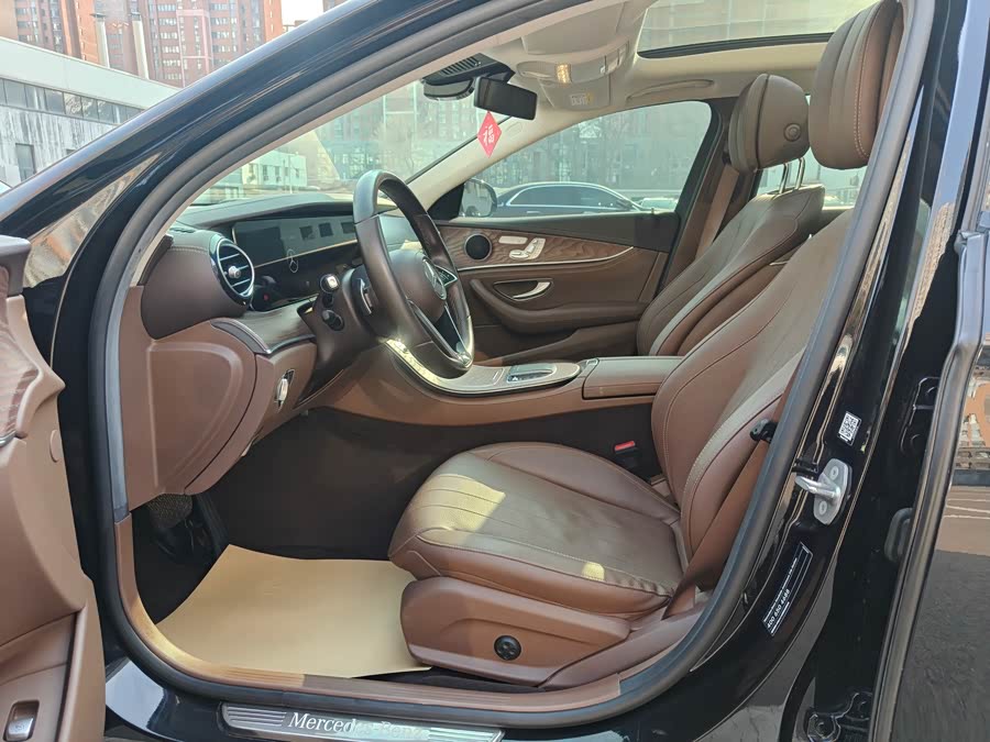 Mercedes-Benz E Class 2022 car image #4