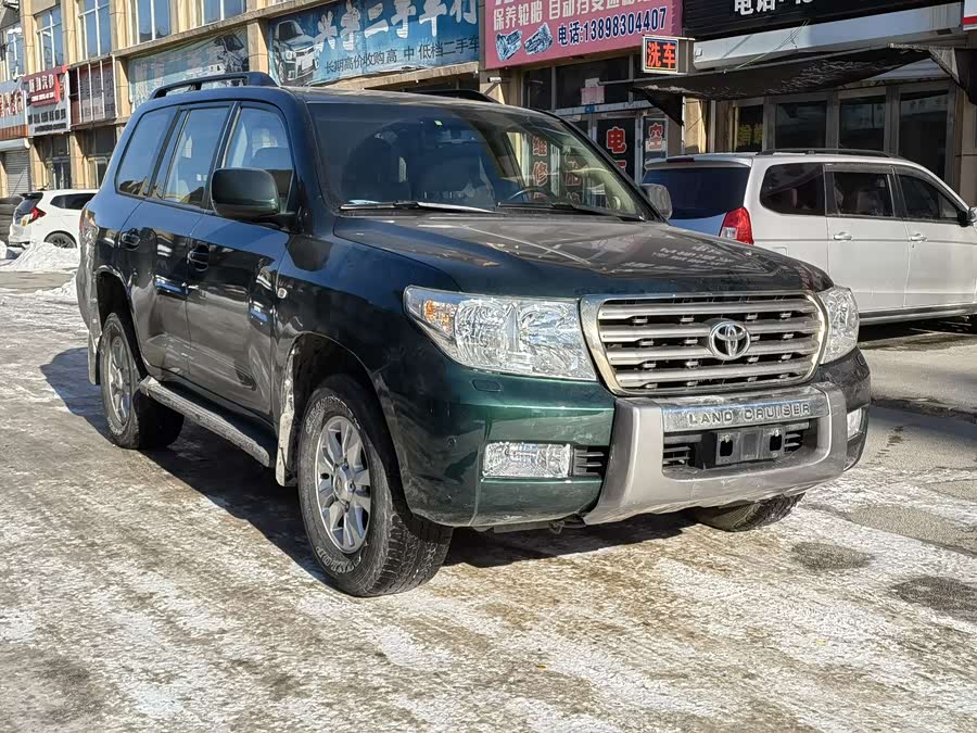 Toyota Land Cruiser 2010 #4 Toyota Land Cruiser 2010 car image #4