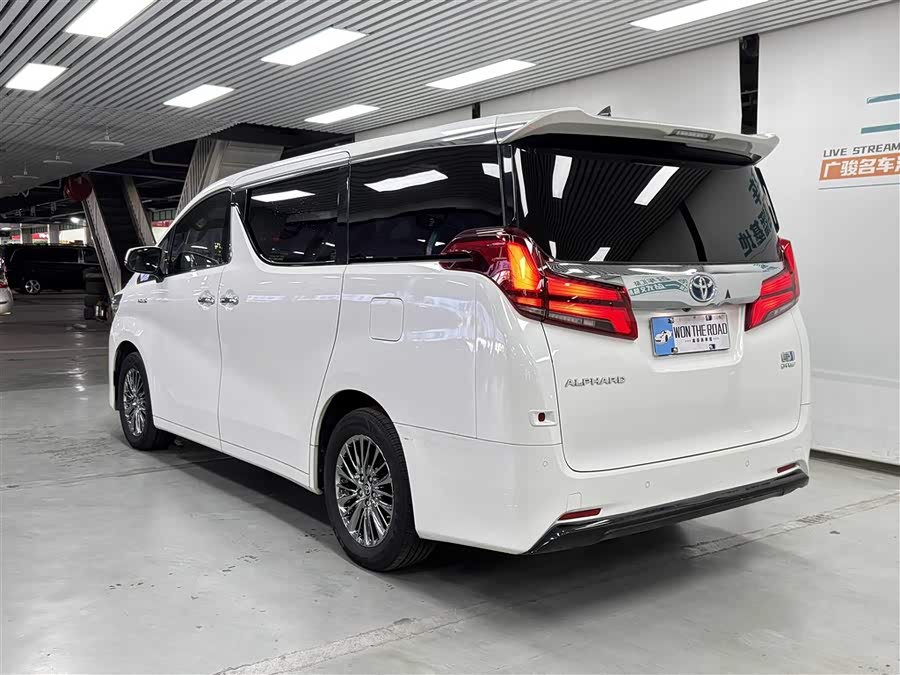 Toyota Alphard 2023 immagine di auto #4