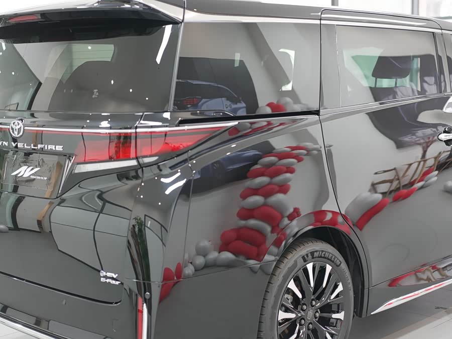 Toyota Vellfire imagem de carro #4