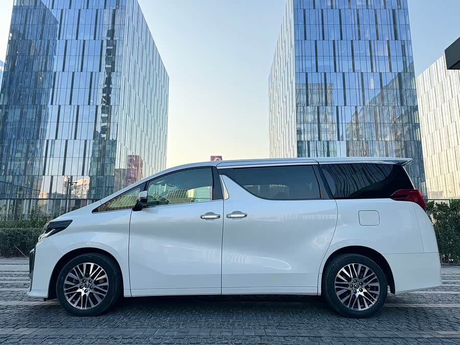 Toyota Alphard 2017 car image #4