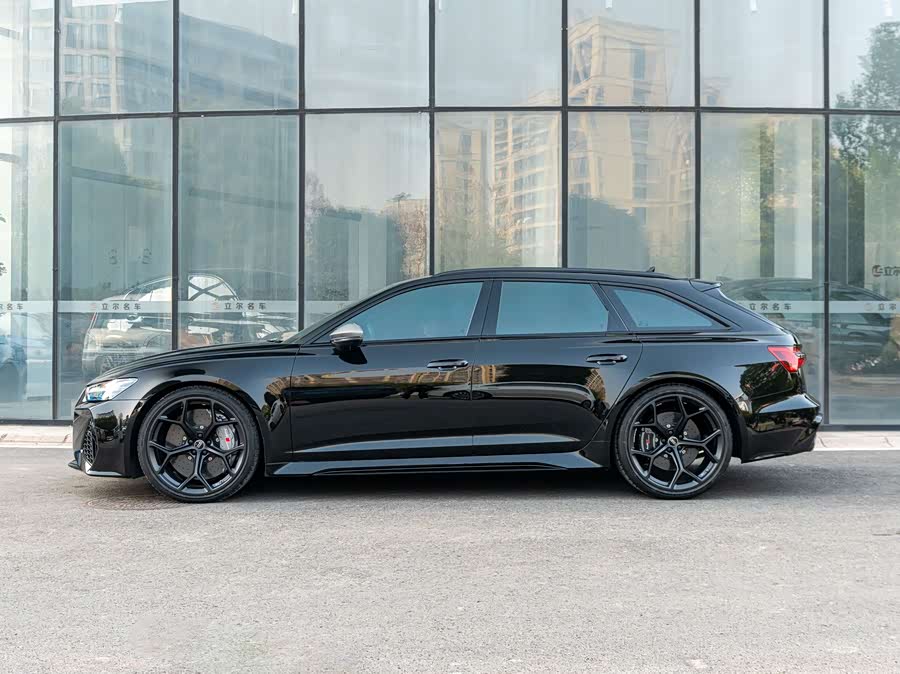 Audi RS 6 2023 car image #4