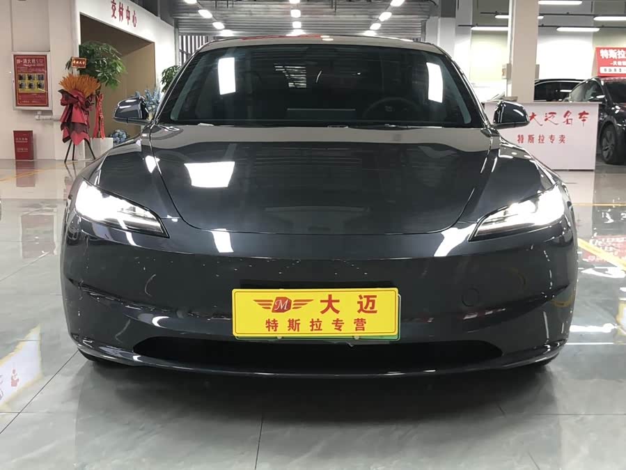 Tesla Model 3 2025 car image #4