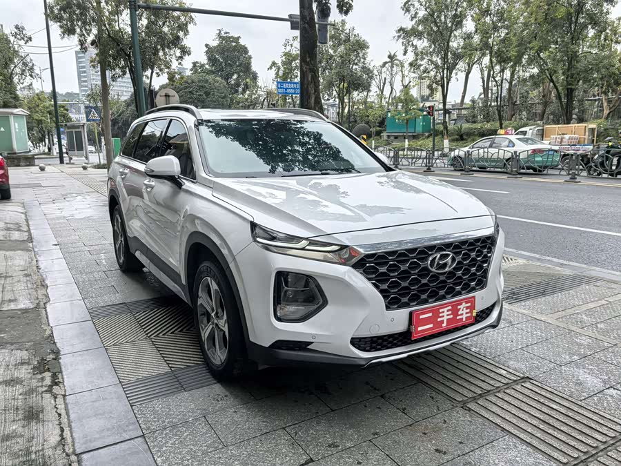 Hyundai Santa Fe 2021 car image #4