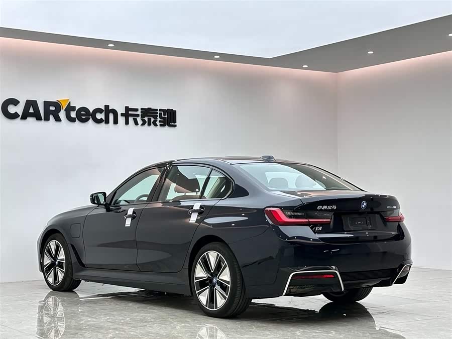 BMW i3 2024 car image #4