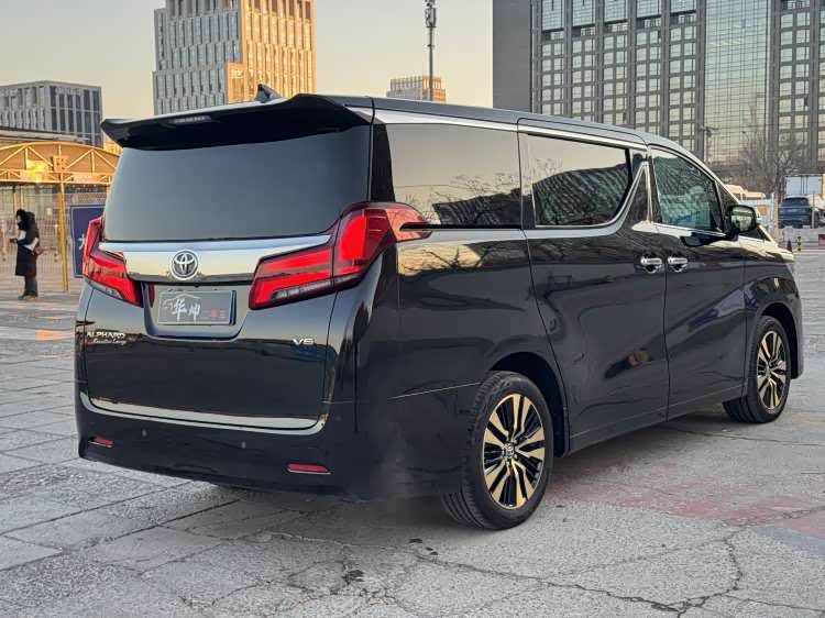 Toyota Alphard 2022 car image #4