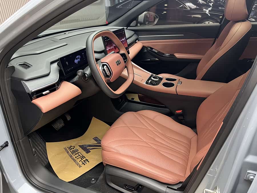 GEELY 2025 #4 GEELY 2025 car image #4