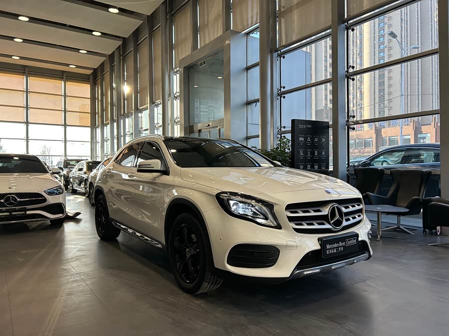 Mercedes-Benz GLA Class 2020 car image #4