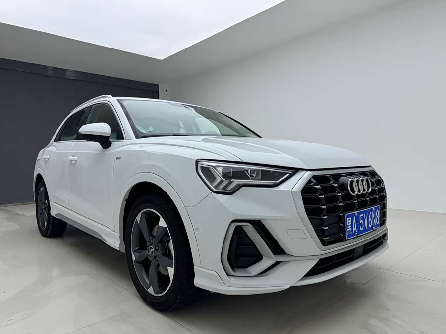 Audi Q3 2022 #4 Audi Q3 2022 صورة سيارة #4