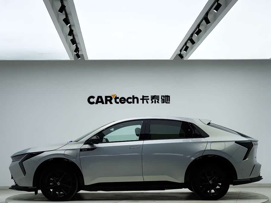 Honda e:NS2 2024 #4 Honda e:NS2 2024 car image #4