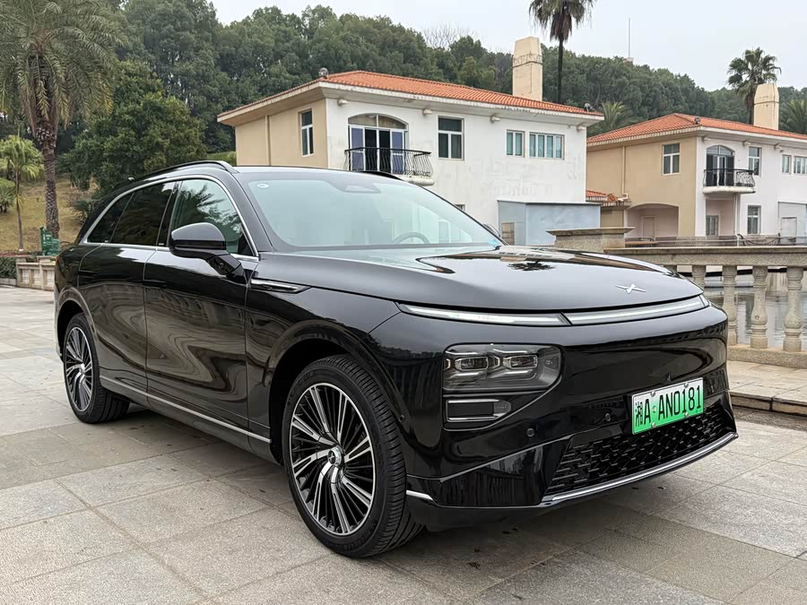 Xpeng G9 2025 car image #4