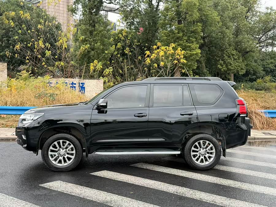 Toyota Land Cruiser Prado 2019 #4 Toyota Land Cruiser Prado 2019 car image #4