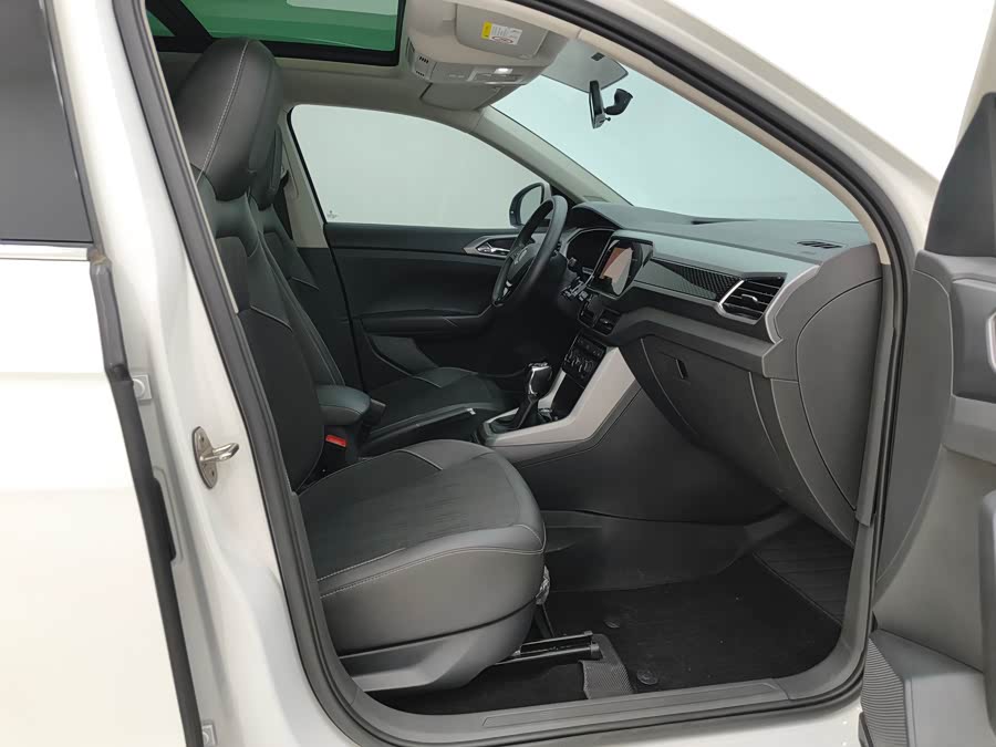 Volkswagen T-Cross 2022 car image #4