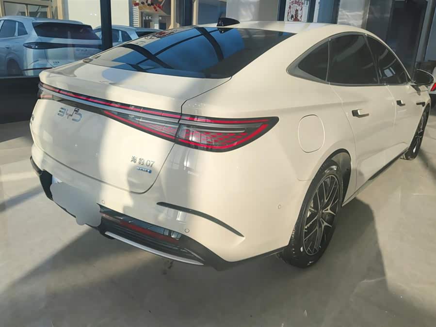 BYD Seal 07 DM-i 2025 car image #4