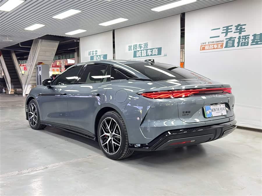 BYD HanL 2025 car image #4