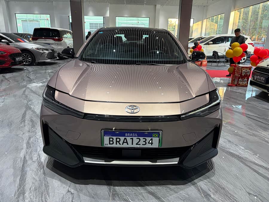 Toyota bZ3 2023 صورة سيارة #4