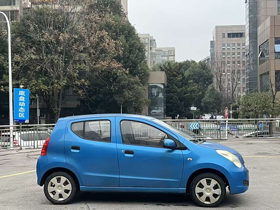 Suzuki 2012 car image #4