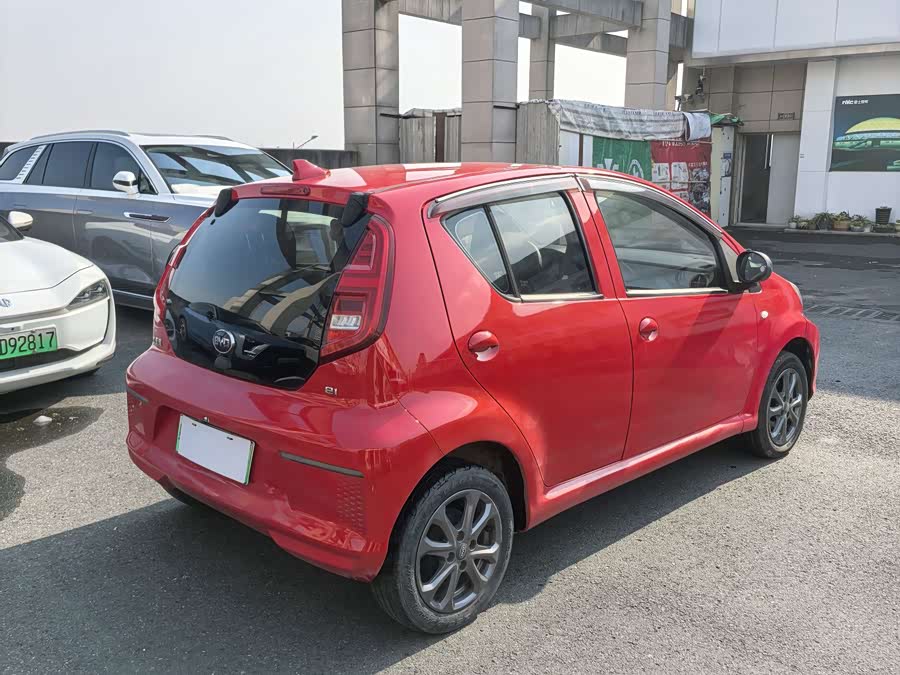 BYD e1 2019 car image #4