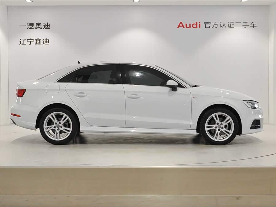 Audi A3 2018 car image #4